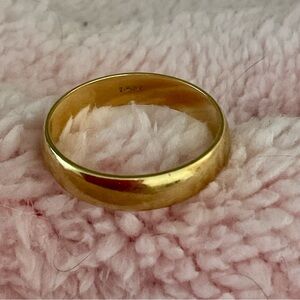 Elegant Men’s 14K Gold Band Ring